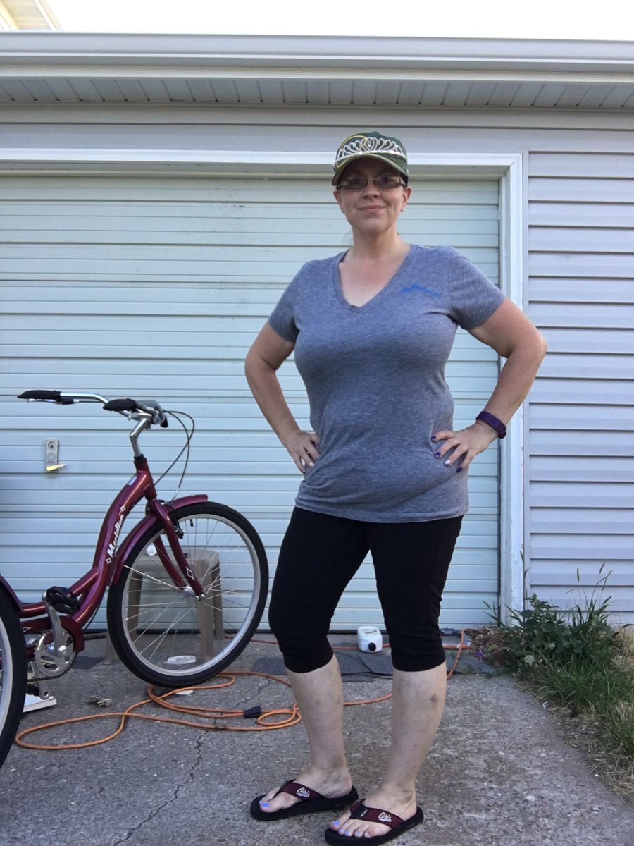Grizchick9378's tweet photo. Well I did it! As of yesterday I am officially down 100 pounds! #down100 #weightlossjourney #LoveWhatMatters https://t.co/cX5lzkU7kR