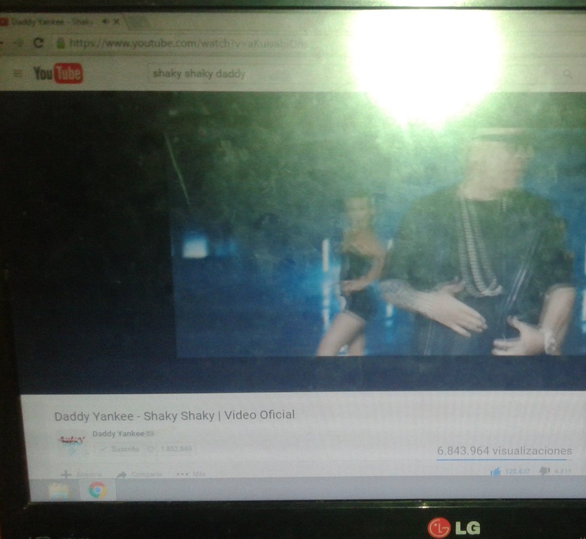 Joycerebecapd's tweet image. Rumbo a los 7 millones de views💪 #ShakyVideo #ShakyShaky @daddy_yankee 

@DYMFC_ECUADOR