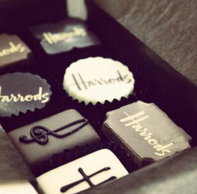 CPeters12345's tweet photo. My favourite kind of box set. #Harrods #Chocolate #treatyourself https://t.co/PY1Pj0ubln