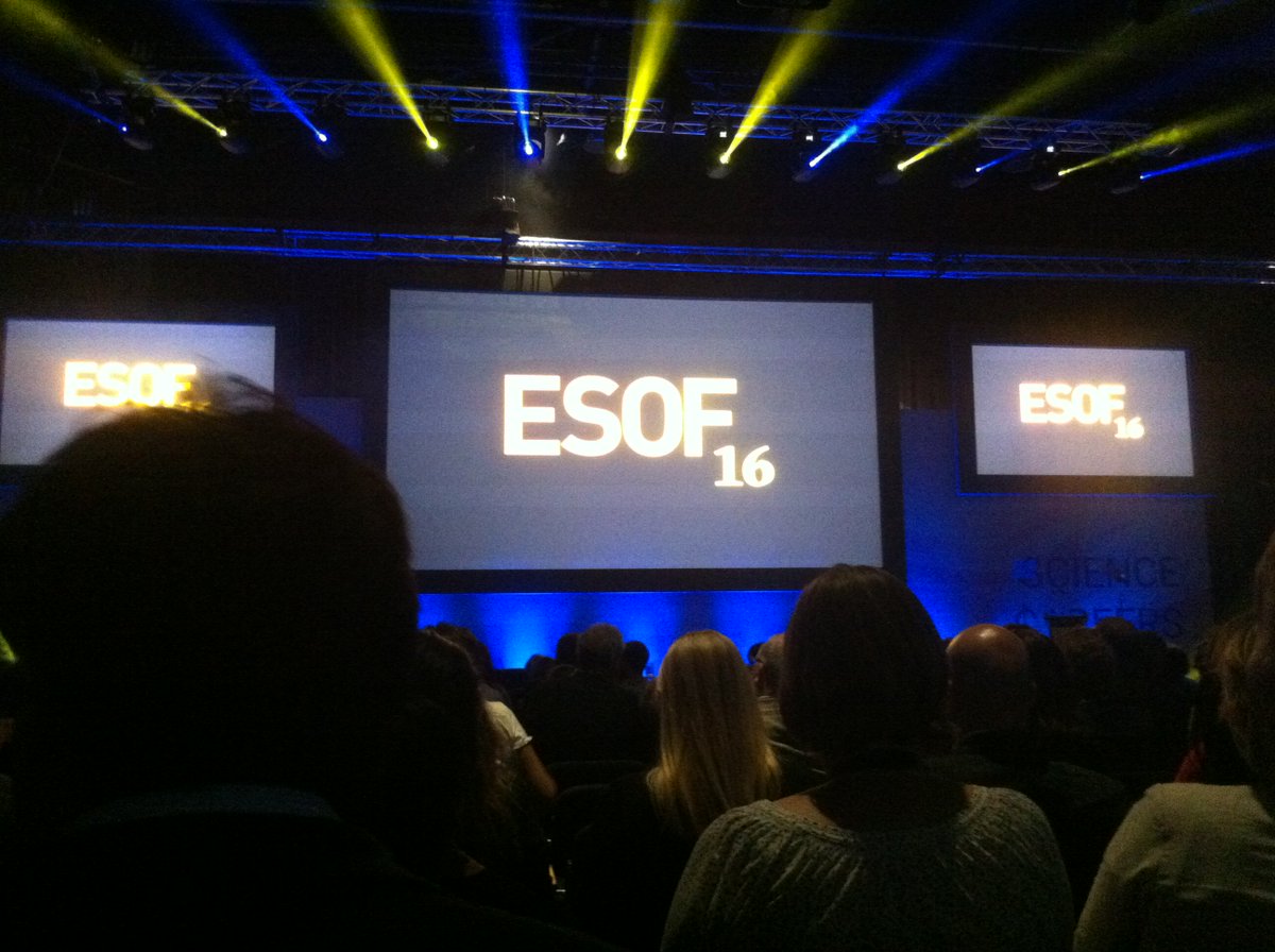 campaoletti's tweet photo. Cérémonie d'ouverture #ESOF16 présidée par le super @ProfBrianCox sous le signe de la collaboration et de l'échange! https://t.co/rmsPGpGP0u