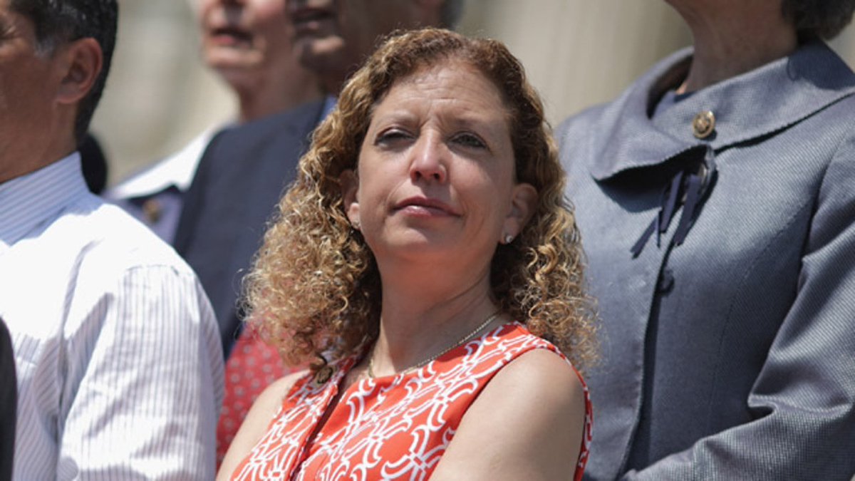 Democratic National Committee chair Debbie Wasserman Schultz to resign at end of convention bit.ly/2a40IeN?utm_me… https://t.co/G1thkRhXXB