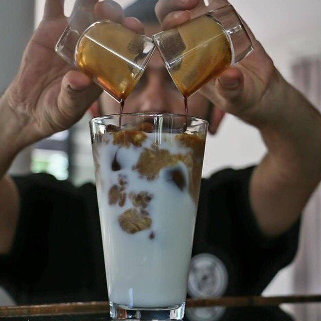 burcakcafe's tweet photo. Açılış haftasına özel cafe latte ya da iced latte alana istediği tatlı da bizden :) #burcakcoffeehouse #burcaktayiz https://t.co/XrCwtECGJq