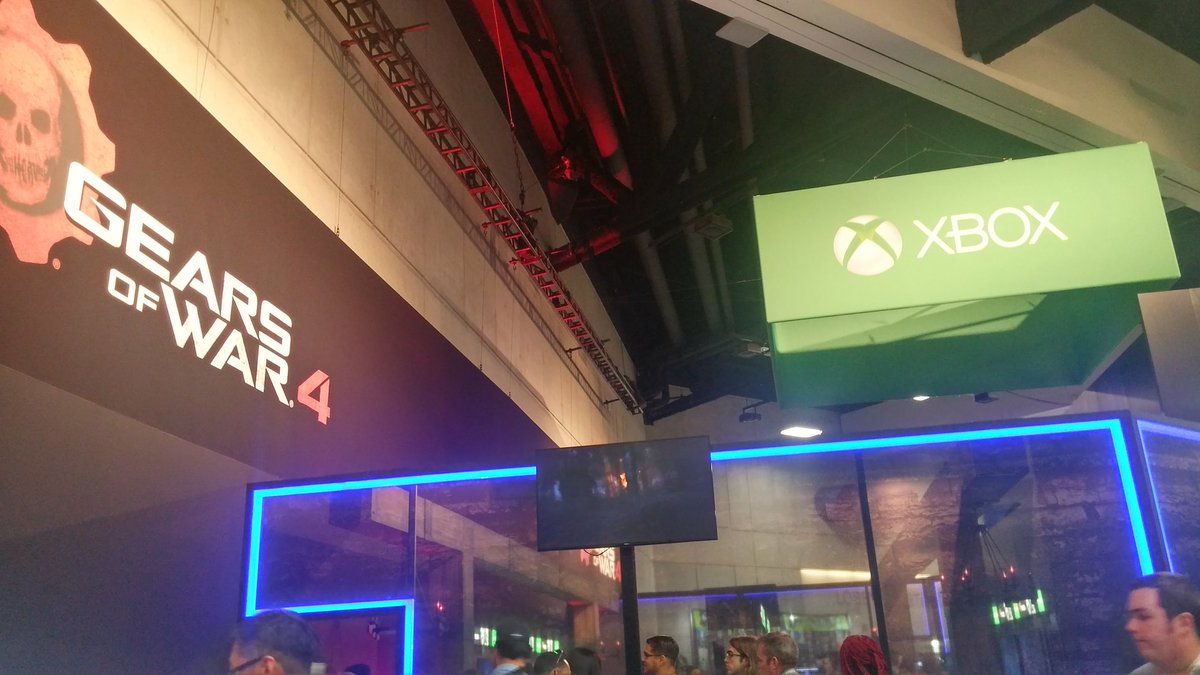 SD_Drago's tweet photo. Gears of War 4 Demo at #SDCC2016  was awesome. Can't wait to play the full game! #XboxSweepstakes #XboxOne #Xbox https://t.co/cp4CHIxkMD