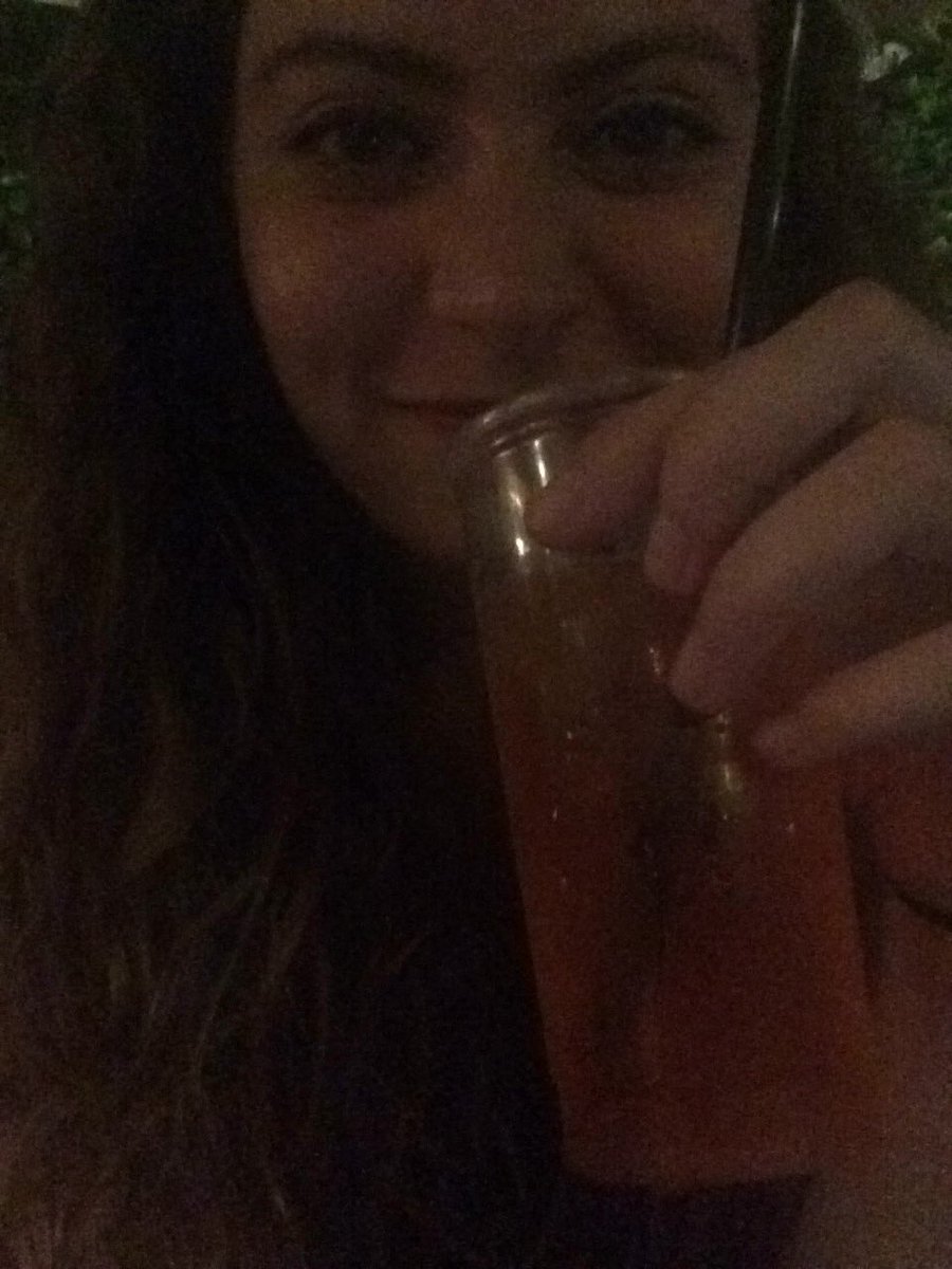 GiusyMirabile's tweet photo. E che posso dire #fallobene questo 🍸🍸🍸 https://t.co/dN5ltmYes3