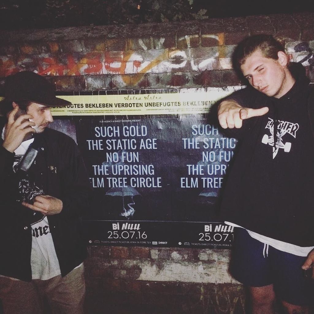 ElmTreeCircle's tweet photo. See ya tomorrow at the Rock Show 🎉 #berlin #binuu #suchgold #pears #thestaticage #poppunk … https://t.co/x8gfSsh6c0 https://t.co/D7HwUdavBw