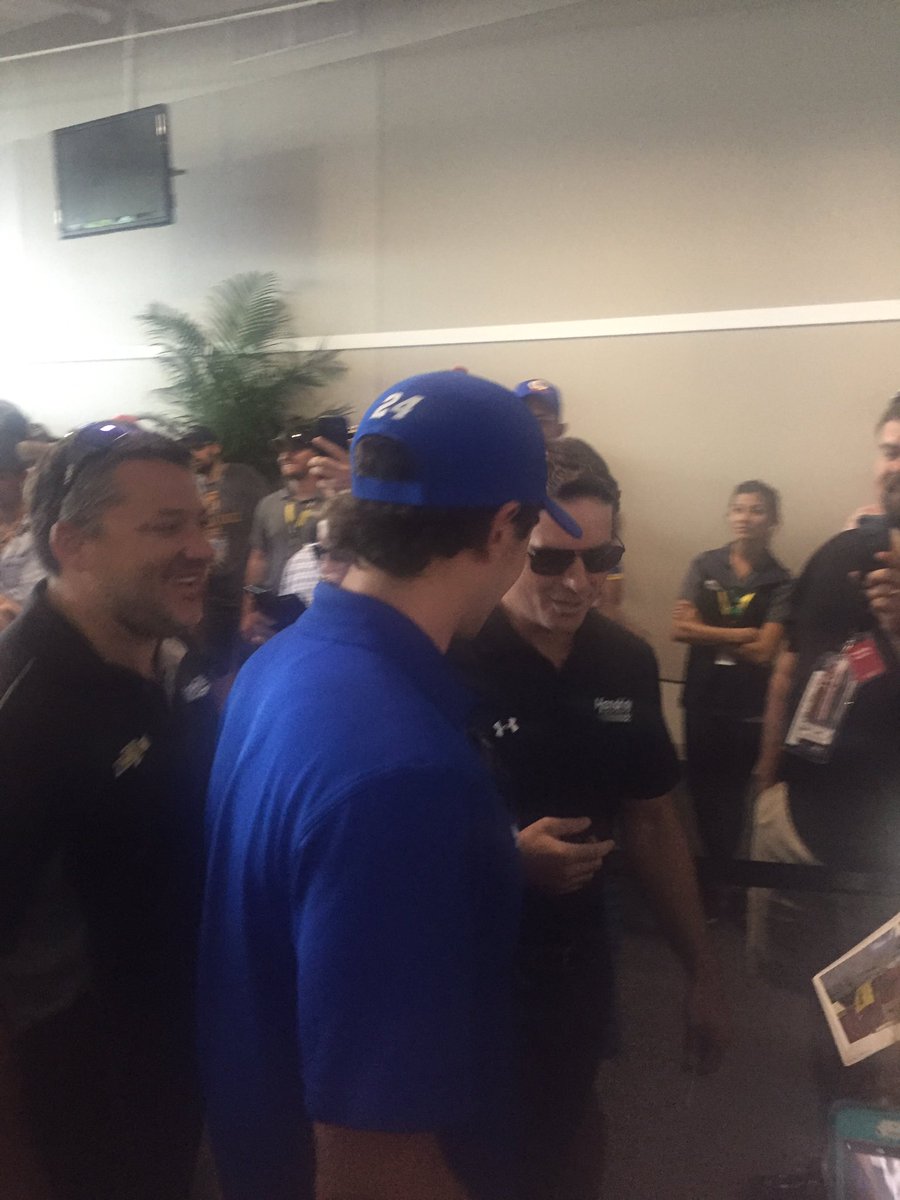 nascarcasm's tweet photo. To be a fly on the wall for this conversation. And I say that because a fly is actualy less annoying than me. https://t.co/j7p7hZD6N2