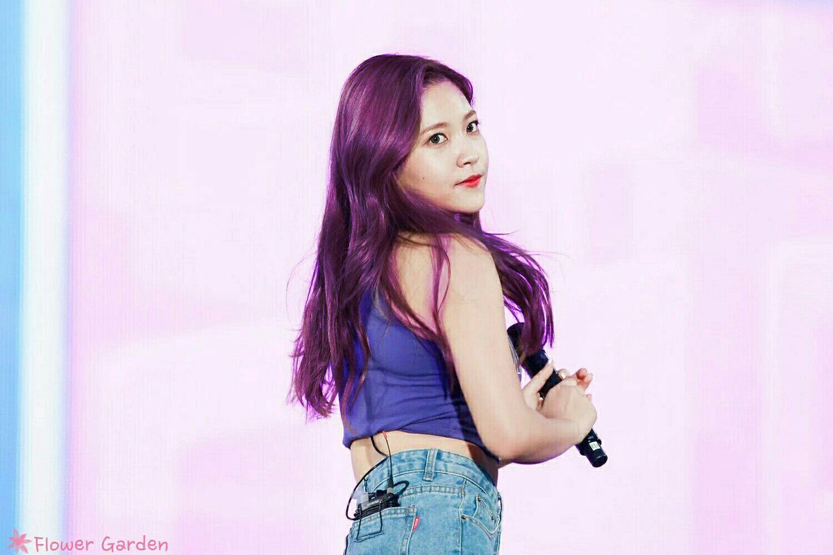 serapic_miracle's tweet photo. 새벽에 심심해서 똥손으로 한 보정3 어우김예림미모봐.. https://t.co/JtUdV1audh