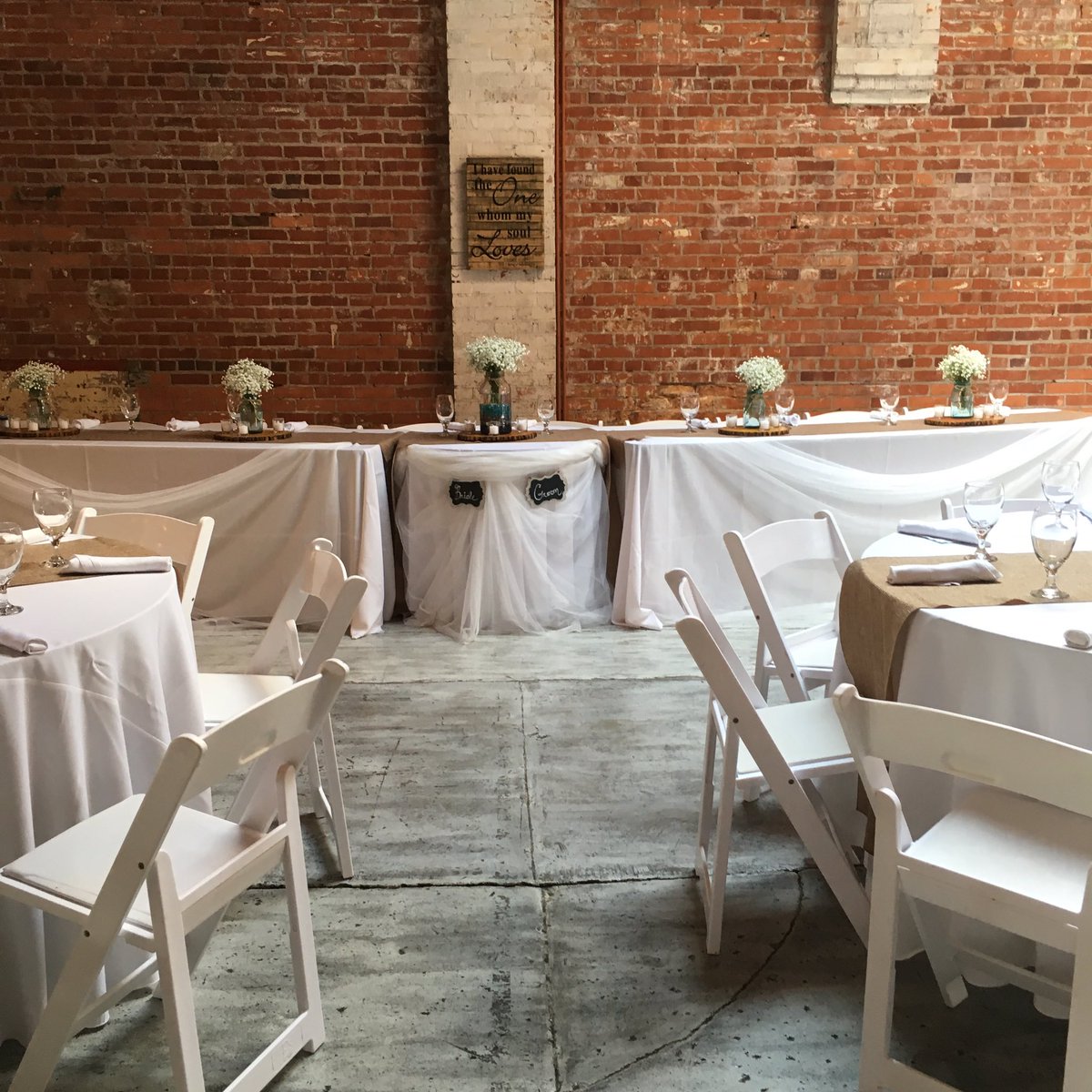 BayouBluegrass's tweet image. Another great wedding at The Livery this weekend! #weddings #kycaterer #sharethelex #simpleisbeautiful