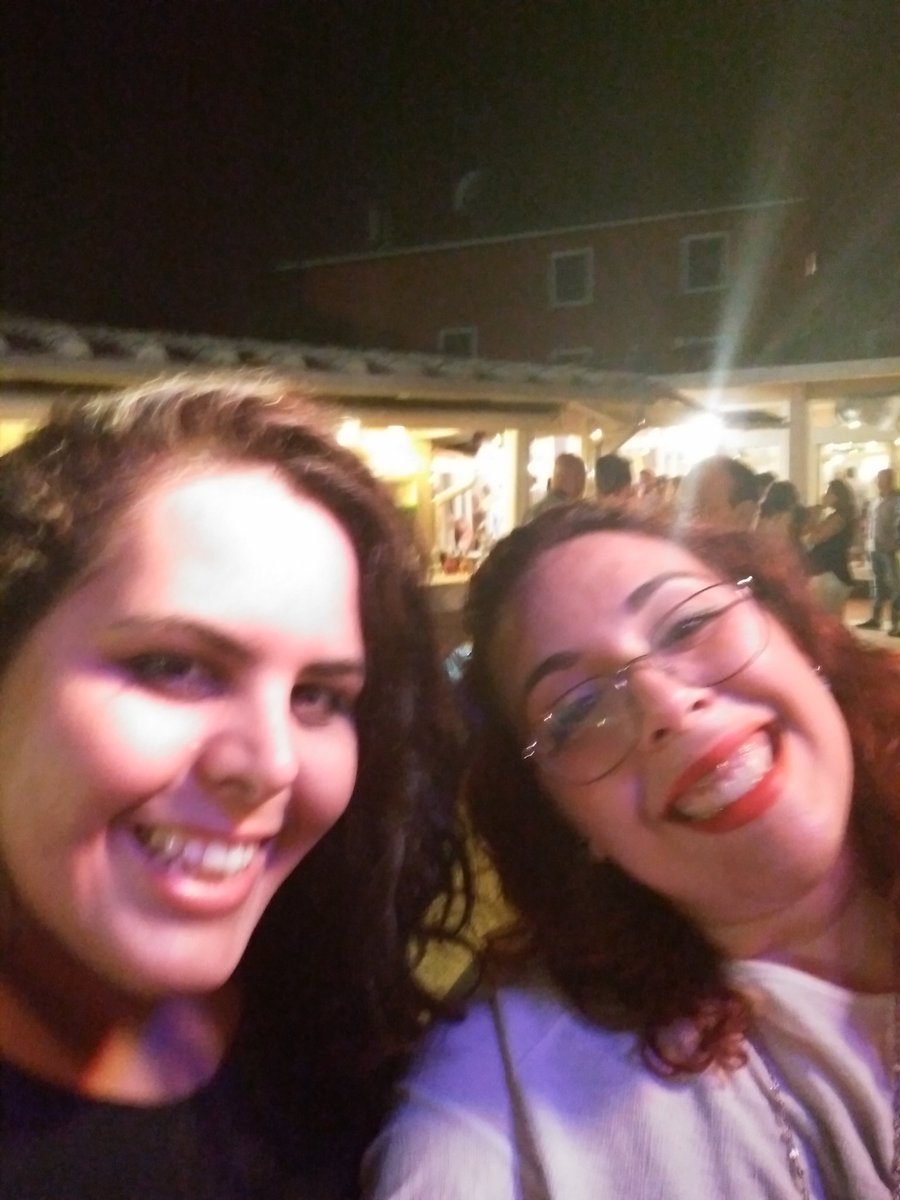 RobiMorse's tweet photo. Io e @EsterHelloItaly seguiamo la filosofia del #fallobene https://t.co/kA5g3jE2zP