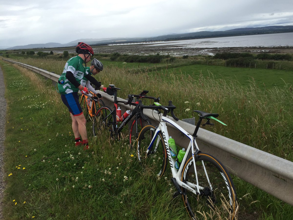 exm_jogle2016's tweet photo. 1st flat tyre for Mr Noon! #exmjogle2016 #cycling @LEJOGforCRY @macmillancancer  @exmouthhour @bayfmradio #RT https://t.co/PoucRPlgFD