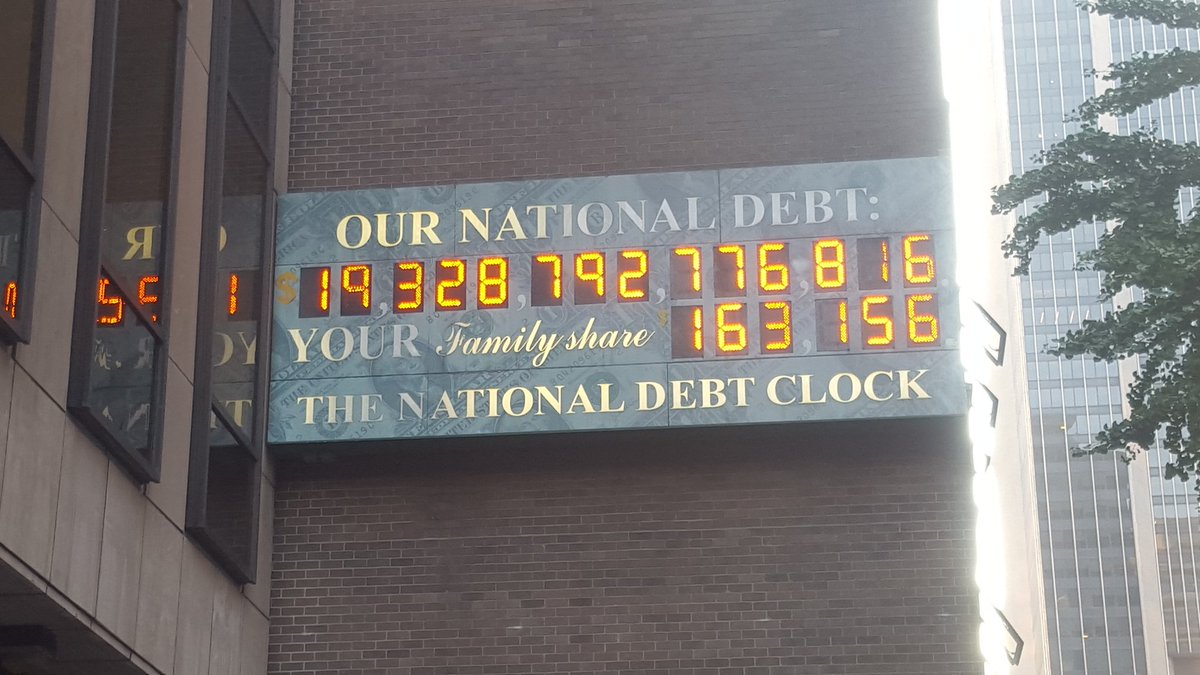 MattStraeter's tweet image. Had a great weekend in NYC, full of beautiful sites, except for one.... @USAGovWaste @natdebtcounter @NationalDebt