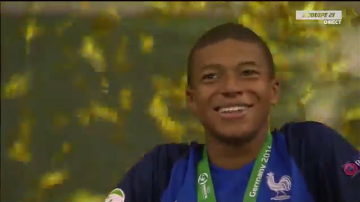 ActuFoot_'s tweet photo. L'Équipe de France U19 est championne d'Europe !!! 🇫🇷🇫🇷🇫🇷 https://t.co/36G06OxqzF