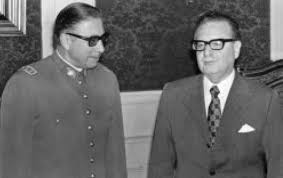 carlosblancog's tweet photo. Dónde está Augusto, preguntaba Allende preocupado por su amigo el día del golpe... resultó ser el jefe del complot. https://t.co/zJaf31VC0x