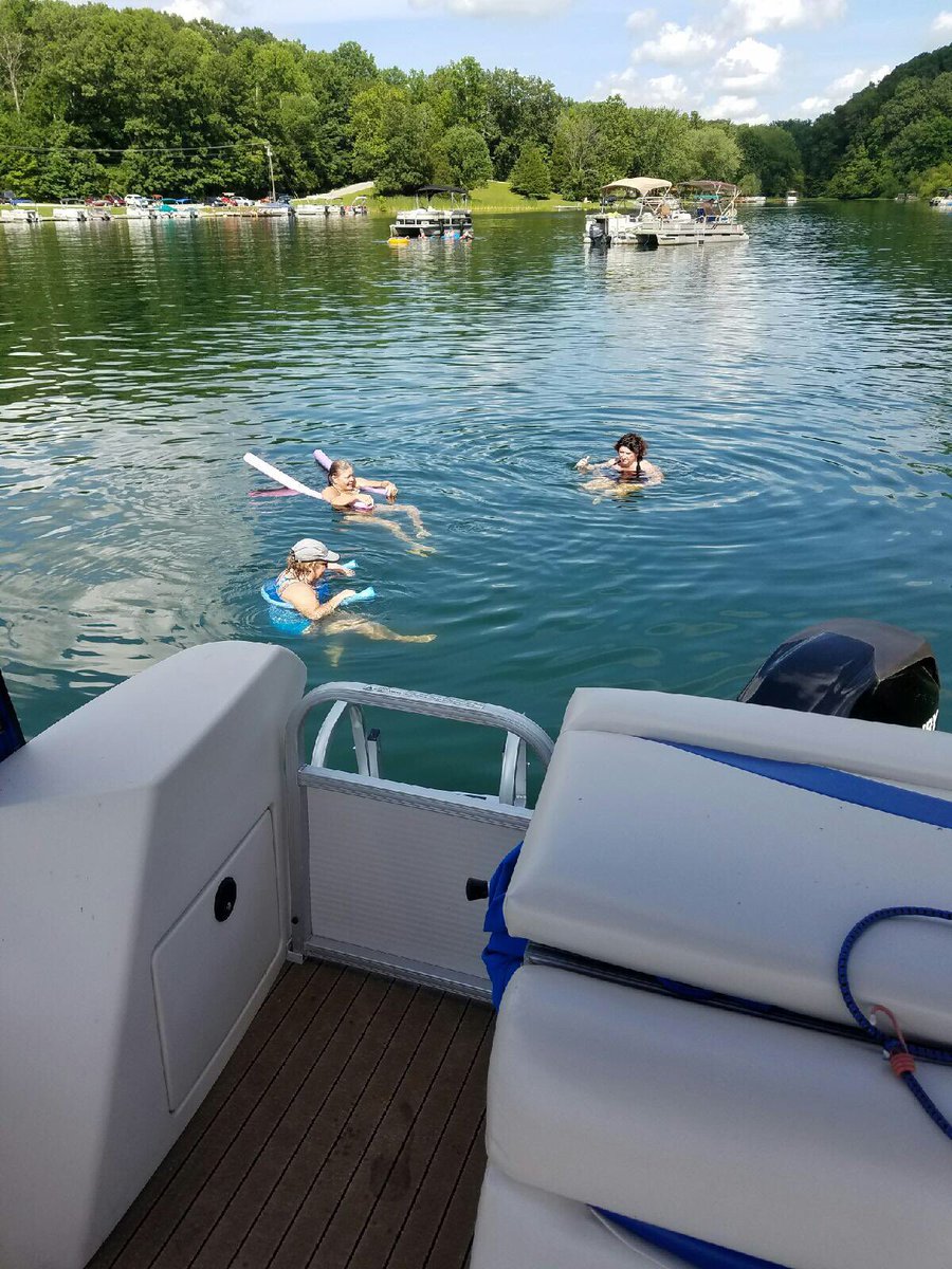 Boating and swimming in Lake Holiday