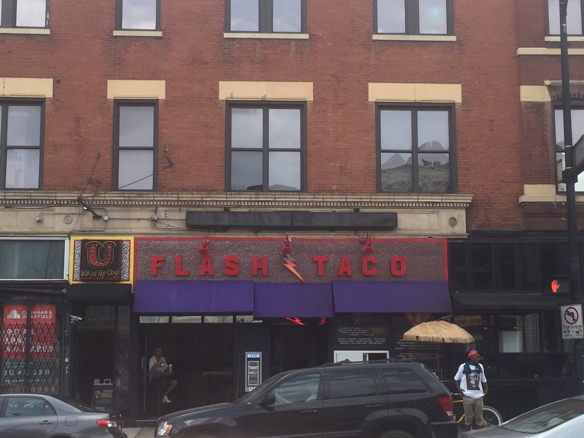 netizenclone's tweet photo. I hope that this is @grantgust favorite place to eat @CW_TheFlash #theflash #flashtaco https://t.co/L5ld0dzqXF