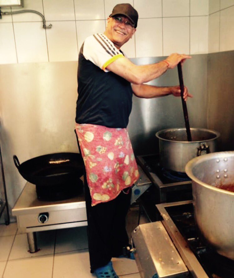 _SunitaPatel's tweet photo. People often ask where my passion for cooking comes from here's my dad at his happiest #gotmyanswer #langar #foodie https://t.co/gkerQ6yBCI