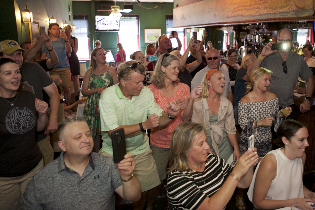 Fun show at Murphy's raising money for yokid.org. <a href="/YoKidorg/">YoKid</a> <a href="/baconbros/">Ast.Temp</a> <a href="/kevinbacon/">Kevin Bacon</a> <a href="/SixDegreesofKB/">SixDegrees</a>