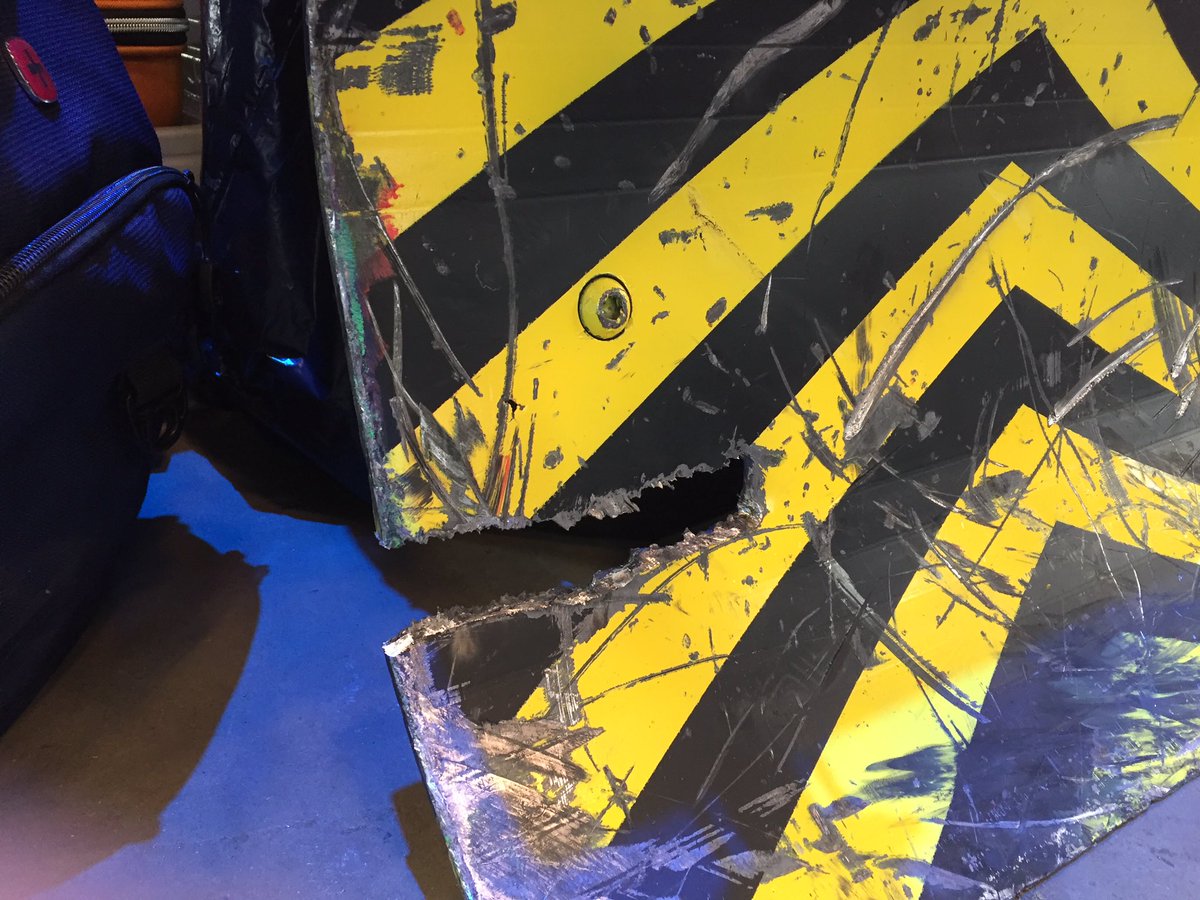 TeamstormUK's tweet photo. What Carbide does to robots - that front scoop of Behemoth is 8mm Titanium and Carbide just sliced it #RobotWars https://t.co/vr0ERVO9LX