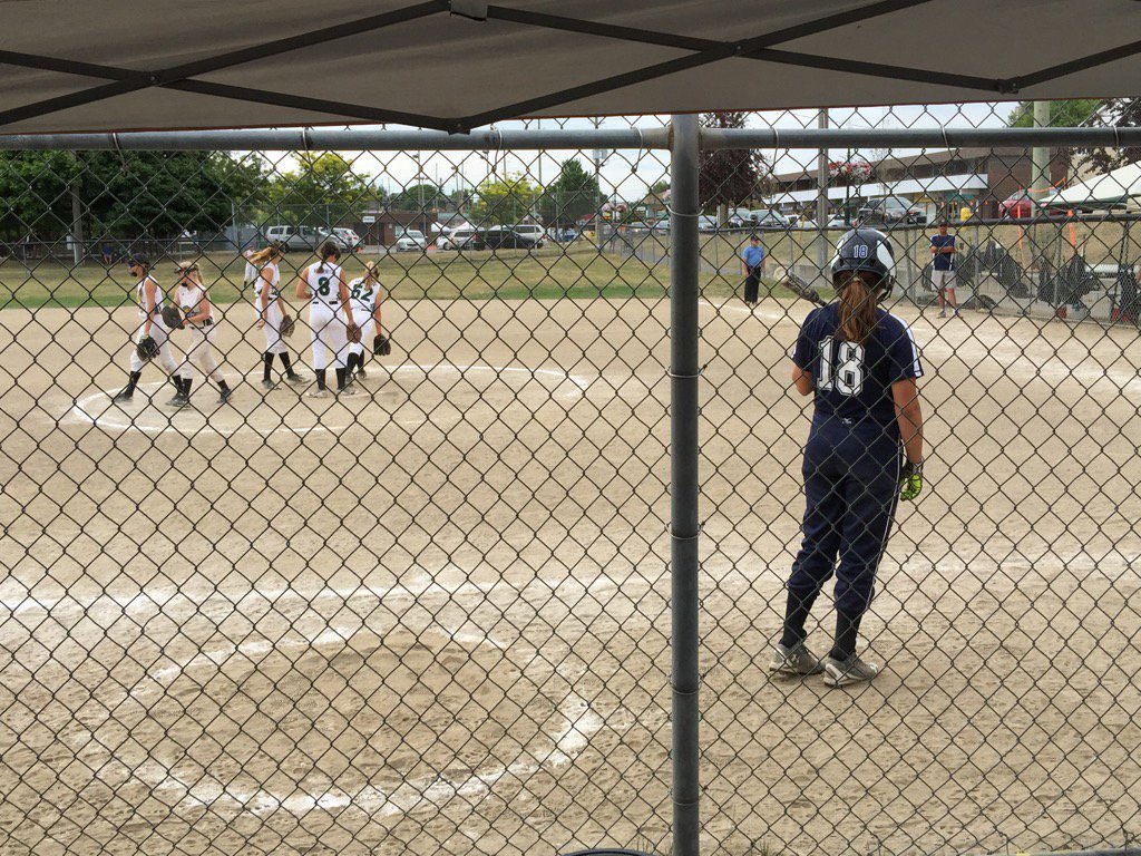 kim_murdoch17's tweet photo. @ShawnFenlong opposing team conference needed to prep for next batter up. #hothitter https://t.co/Kv3rFM28Qp