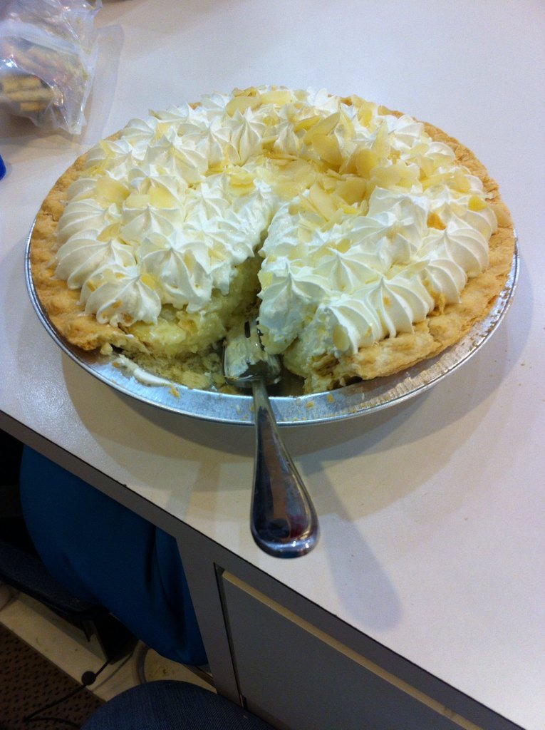 angel2642002's tweet photo. Why?! Because pie is how you handle having an all time shitty weekend!!! @jarpad @JensenAckles https://t.co/xAVlam1oVG