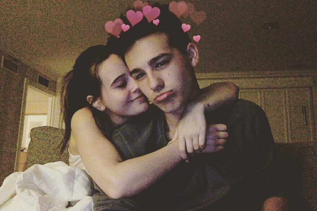 SaraOficialG's tweet photo. La foto más hermosa que he visto en mucho tiempo 😍 te amo @JohanMOficial https://t.co/FzwofHRYit