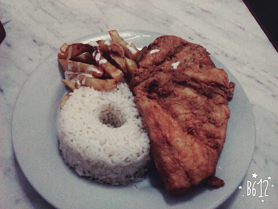 MKosly's tweet photo. #Almuerzo #PollitoBroaster #MichaelKosly ∆✔🙈🙊🙊🍗🍖🍤 https://t.co/Uh6bMHGRYw