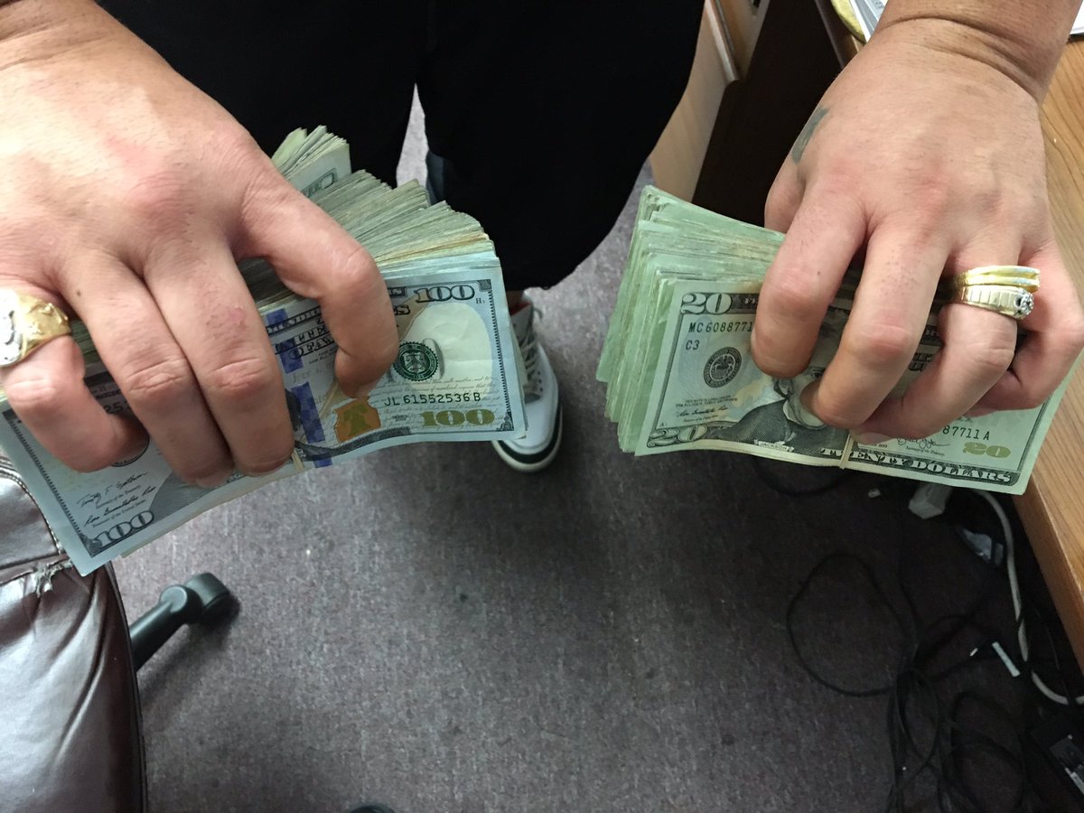 gcarrierojr's tweet photo. KILLING FISHES GETTING PAID!! #CREATEAGOD #GANSTAJAPWHALEROUTLAW!! Want to win?! Hit me for the LOTUS!! https://t.co/81GONbE3vU
