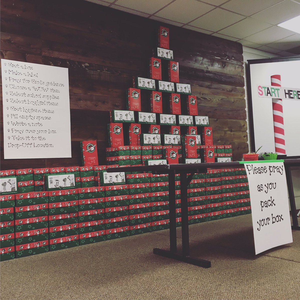 FirstBurk's tweet image. #christmasinjuly at 6:30. Fun way to be part of #internationalmissions! #operationchristmaschild @SamaritansPurse
