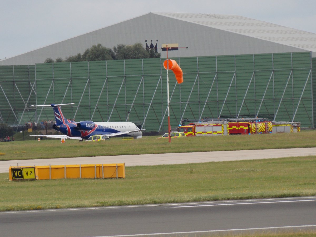 Bungle90815's tweet photo. @ChelsMFeeney @FlightEmergency @CivMilAir Touched down safely, was met by fire engines on the ground as a precaution https://t.co/5yq9oG56F3
