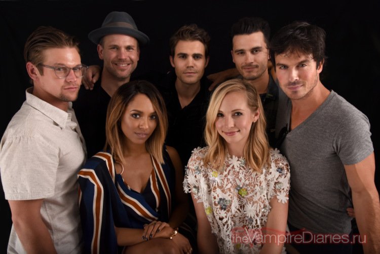 BorahaeVDongMin's tweet photo. #SDCC2016 #TVLinePortraitStudio ( 3 ) https://t.co/h8fsqTmJeN