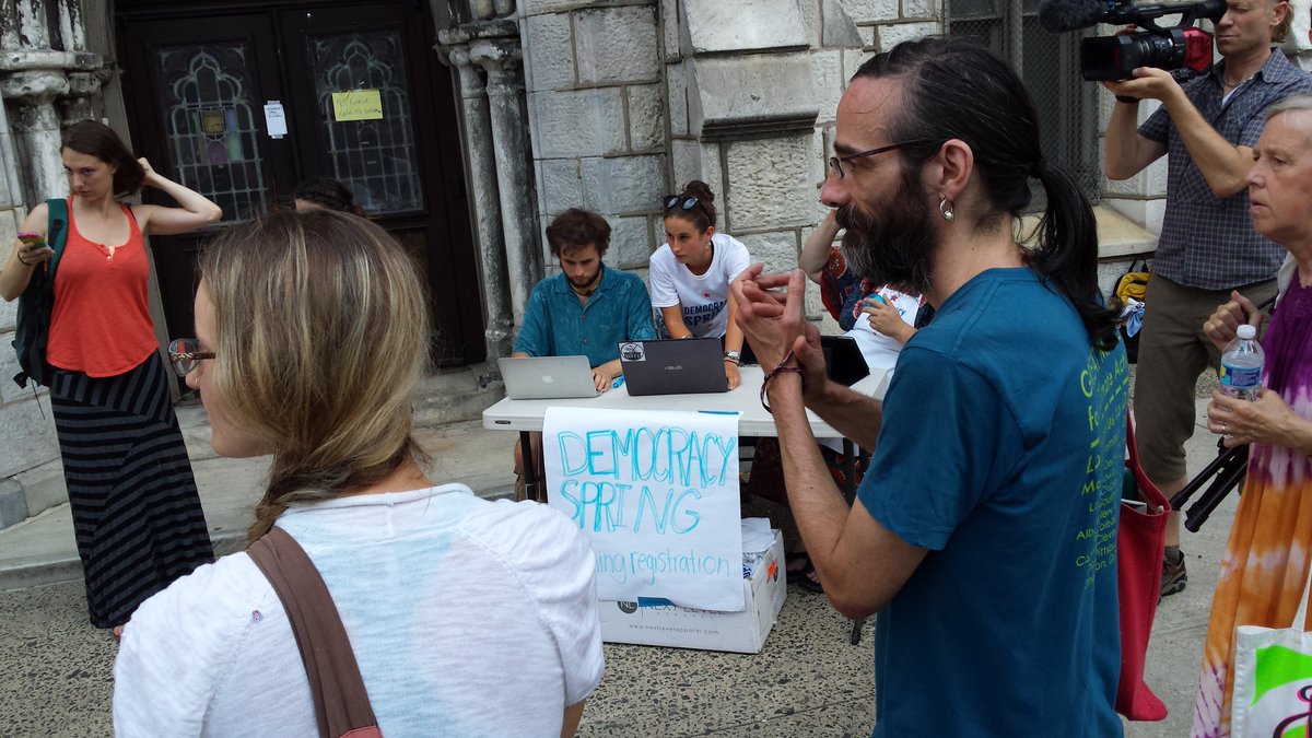 mcmullan_robbie's tweet photo. Made it to #seeyouinphilly #democracyspring #feelthebern #stilllsanders time for training! https://t.co/ZOVQPvY0qU