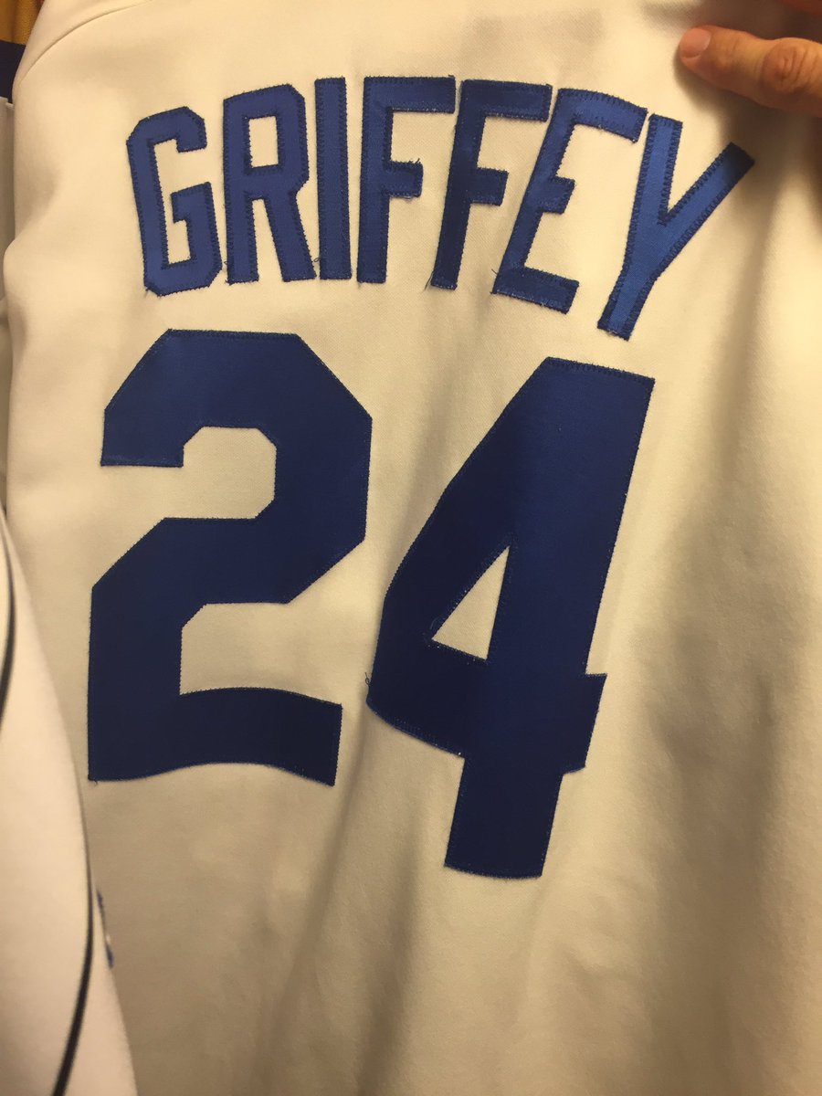IRNCTYMNE's tweet photo. #4everKid #ThanksJr @MLB https://t.co/OHQql0X2OE