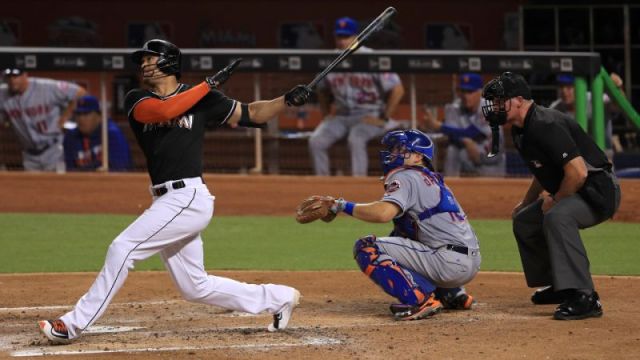SFGiants_FZ's tweet photo. #MLB Stanton crushes huge homer, #Giants end streak https://t.co/dVw3bewGtl https://t.co/isI2Qb7sSj