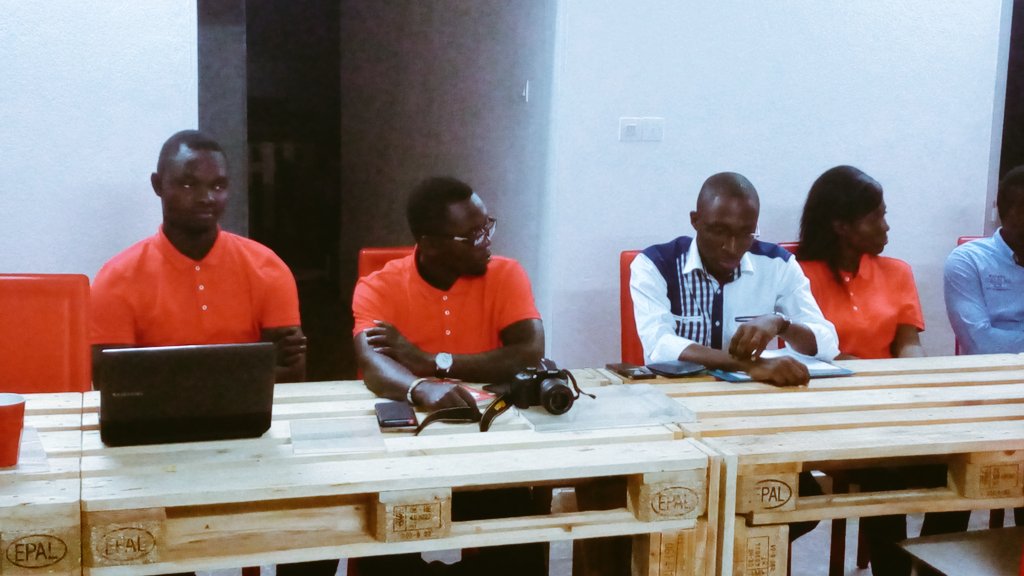 woelab's tweet image. Discussing #problemsolutionfit as @TEKXLLLC visit @woelab #hubcite #Camp16 @Terangaweb @cinalawson