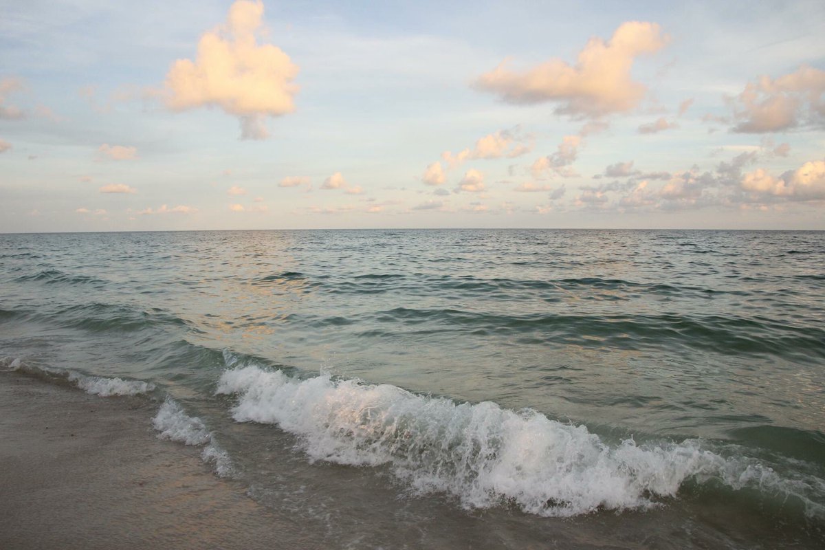 Sunset in #GulfShores. #CoastalAlabama #GulfShoresPhotographer #OrangeBeachPhotographer