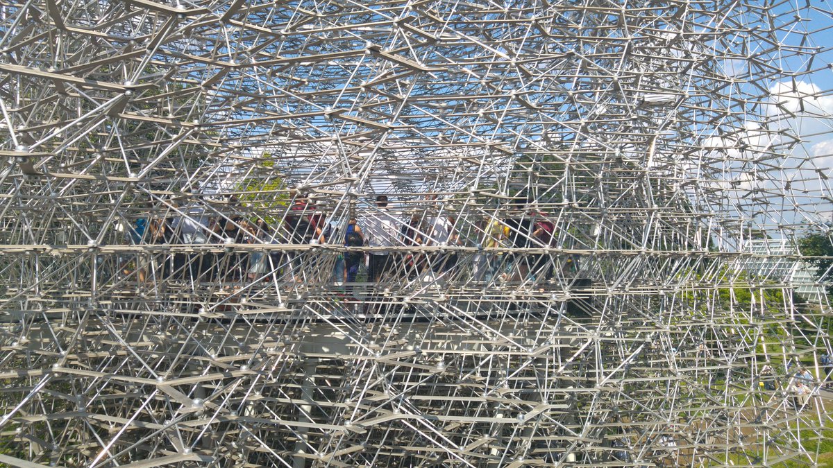 Loving the hive at <a href="/kewgardens/">KewGardens</a> on a sunny saturday aft