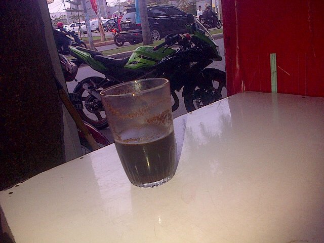 Ngopi Pagi pagi biar semagat kerja.