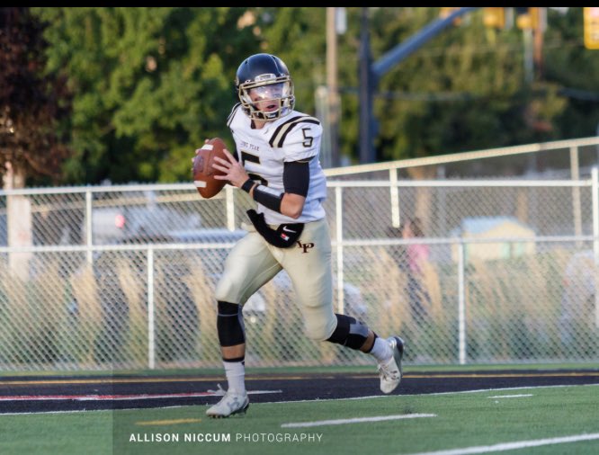 Dakota_Hansen15's tweet photo. 25 Days until those Friday Night Lights😎 #LP⚔ https://t.co/kM8tANZpSu