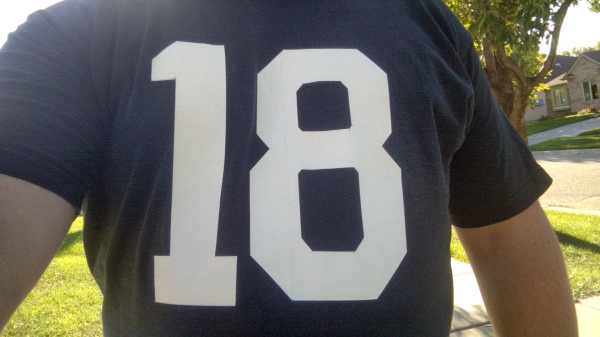 FeitCanWrite's tweet image. Seems like a fitting day to bring this shirt out of retirement. #RIP27 #RIPBrook