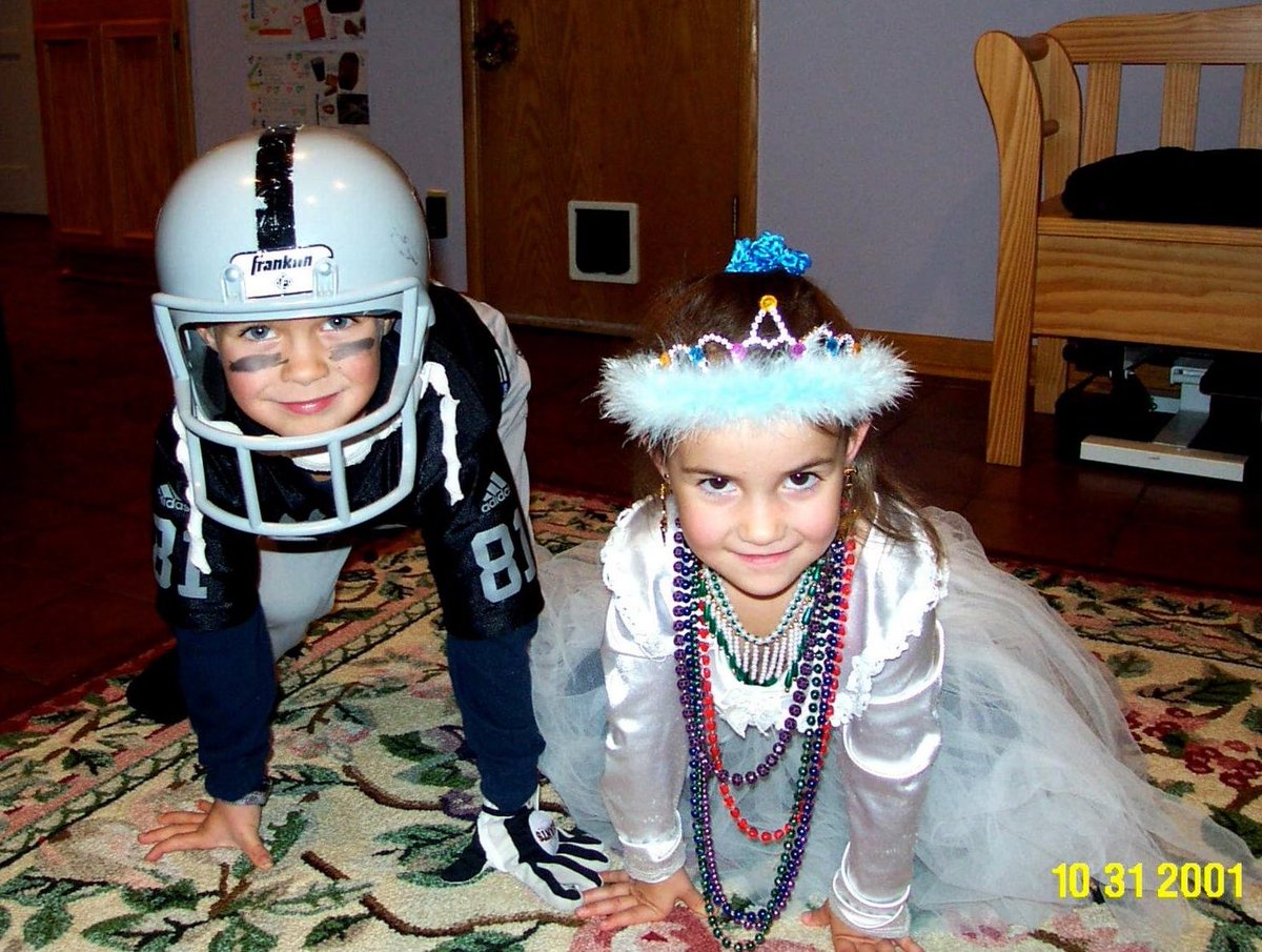 graciemitchelll's tweet photo. Happy Birthdayyy to the best older brother I could ask for 🎉🎉 I love and miss you so much ❤️❤️❤️ @J_MitchJr https://t.co/xljL3uxTMx