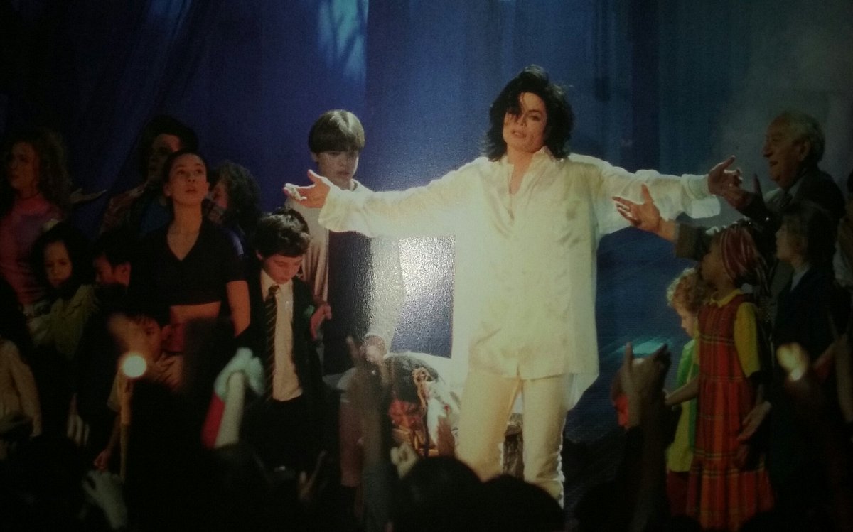 AdamAwebbie's tweet photo. The world needs/ misses Michael Jackson.#belikemichaeljackson #willyoubethere https://t.co/Y73P42TQyg