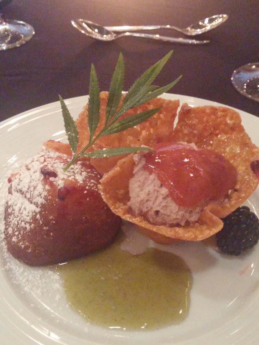 WRALOutandAbout's tweet image. Lots going on in course 5. Do you like the contrasts or nah? #compdiningnc