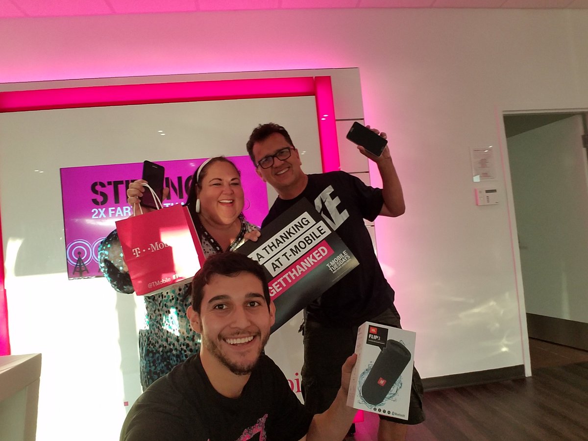 lewisdays_1's tweet image. #SundayFunday  who doesn&apos;t want  un-real deals and a thanking !?  #BundleBundle