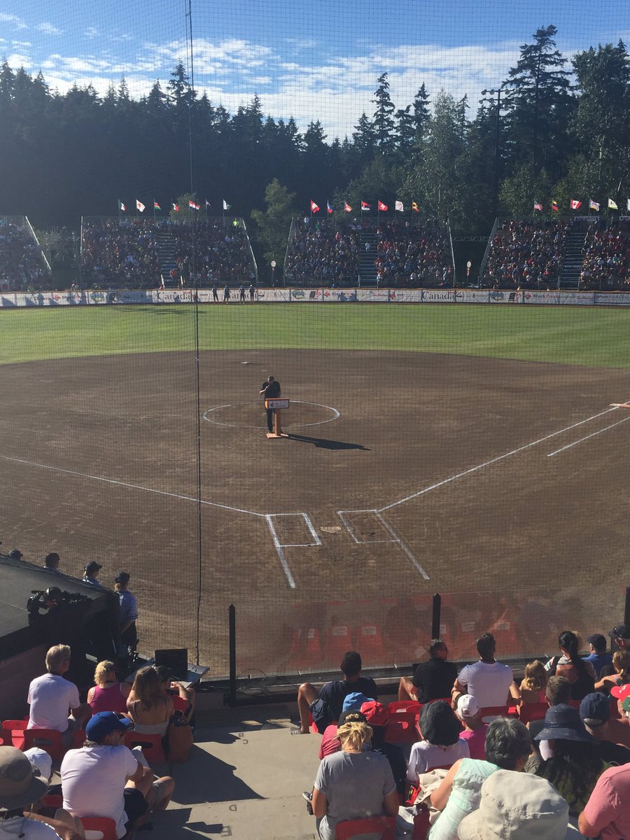 Surrey2016's tweet photo. President of the Canadian Open Fastpitch Society gives his thanks before the championship game between Japan &amp; USA https://t.co/2pNyLdXZD6