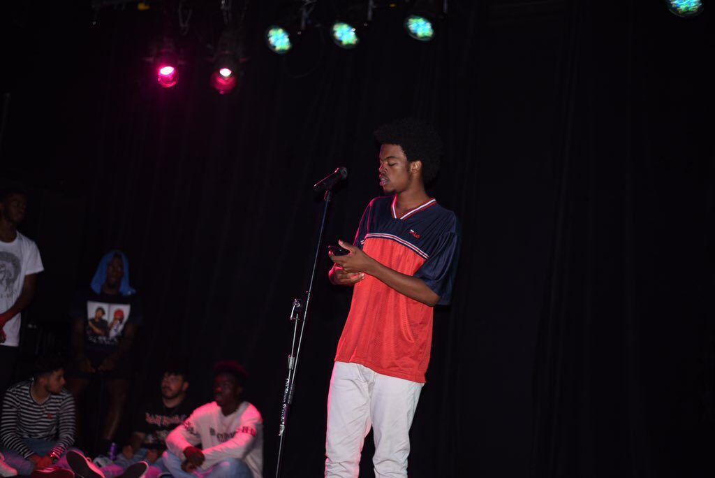 ThePrimeNotice's tweet photo. Singer &amp; Poet MUSE @noidamp Graced The Stage w/ Amazing Spoken Word &amp; Vocals As The Crowd Hung on Every word &amp; Note https://t.co/JPH00TyjfE