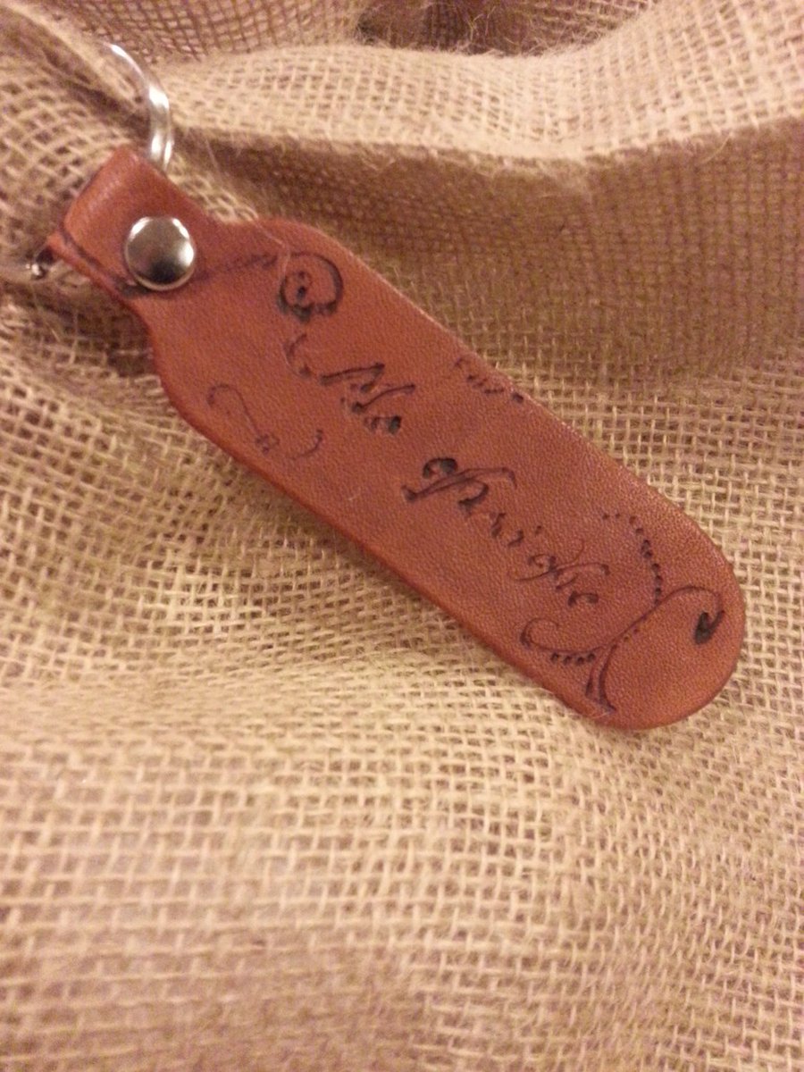 crazycufflove's tweet photo. Special Order - Leather Key Holder - You pick your verse! https://t.co/CNV6IScvT2 #SellingOutforCrazy #Handstained https://t.co/8f9GtjBwW5