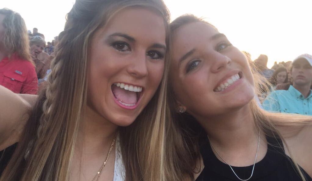 thanks for leaving me...☹#seperationanxiety #missyou #comehome #loveyou #sisters