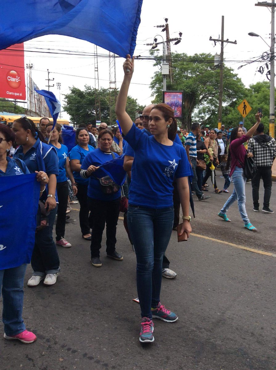 CariasLotty's tweet photo. El Comité de la Mujer Nacionalista, apoya se reglamente la reelección como en USA. https://t.co/BC9zfvQFmx