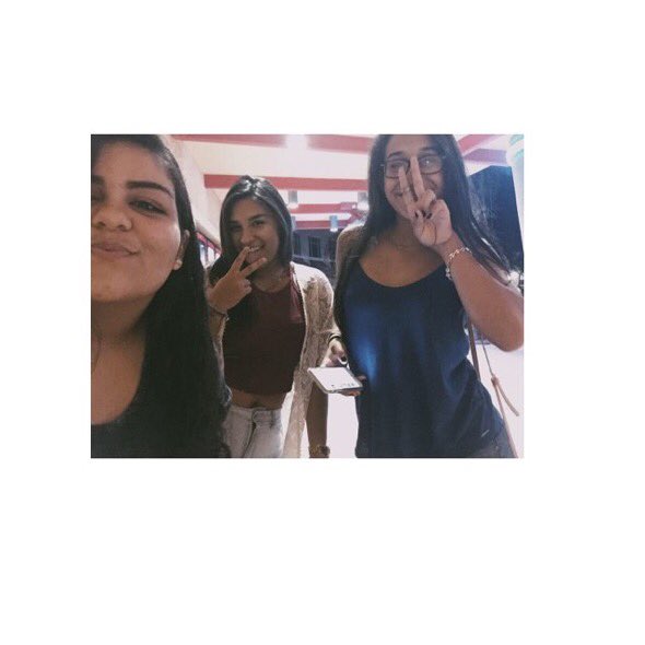 Lolllwhitesides's tweet photo. HOLY CRAP so its been a year today since me @MidnightTucker and @TuckedUpRyle broke distance i cant believe it ily https://t.co/3s3khV2GdP