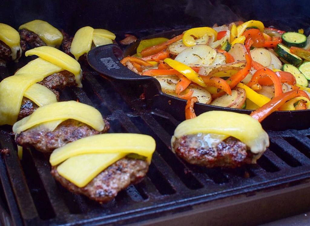 LAFoodie's tweet image. Thanks @farmbox for sending us all we need to make an awesome #dinner on the #grill! Use c… ift.tt/2a4sh7L